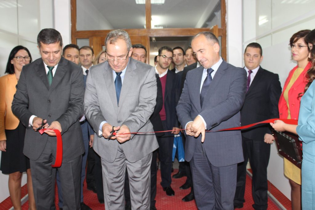 Filloi viti i ri akademik dhe u përurua biblioteka e re në UHZ