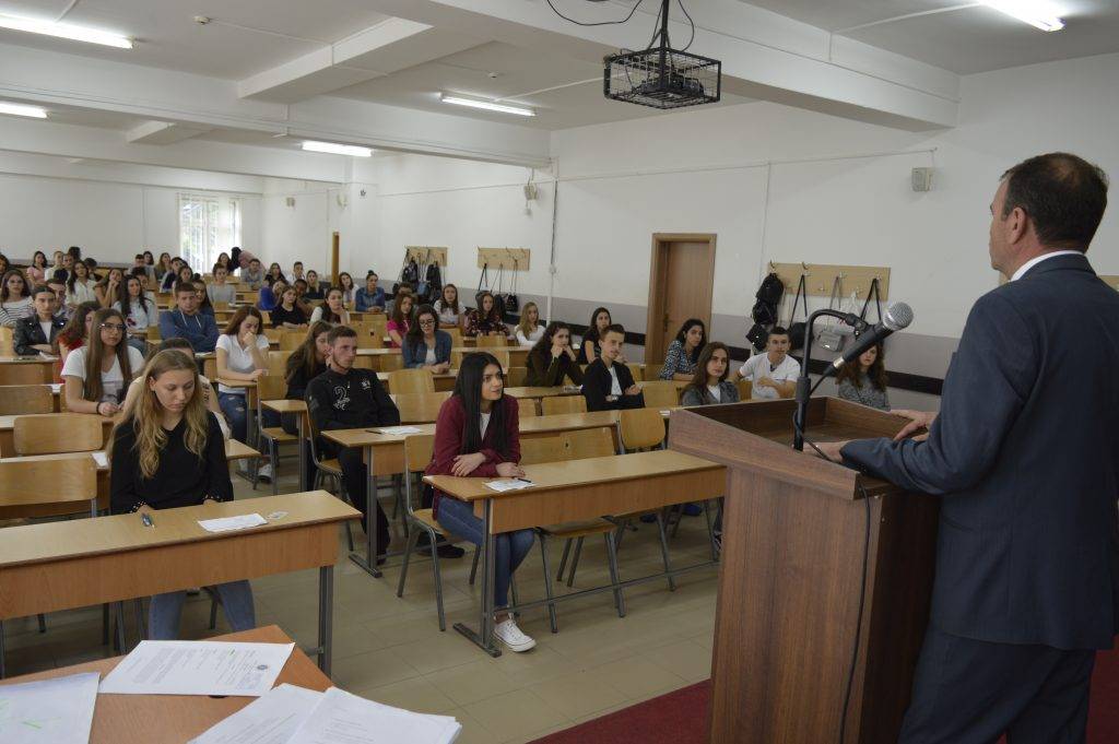 Në Universitetin “Haxhi Zeka” u mbajtën provimet pranuese