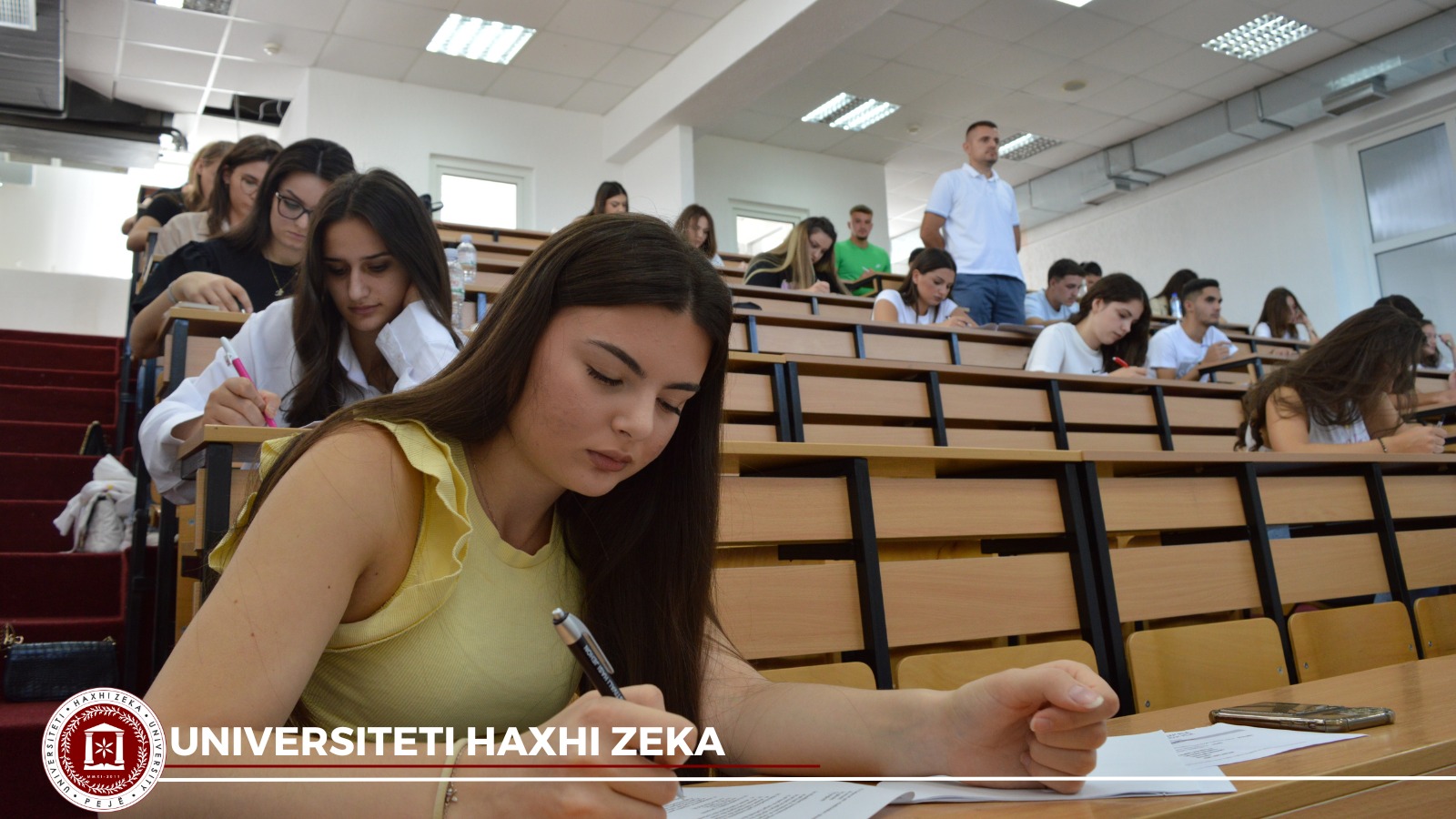 studentet ne provim pranues ne fakultetin e agrobiznesit