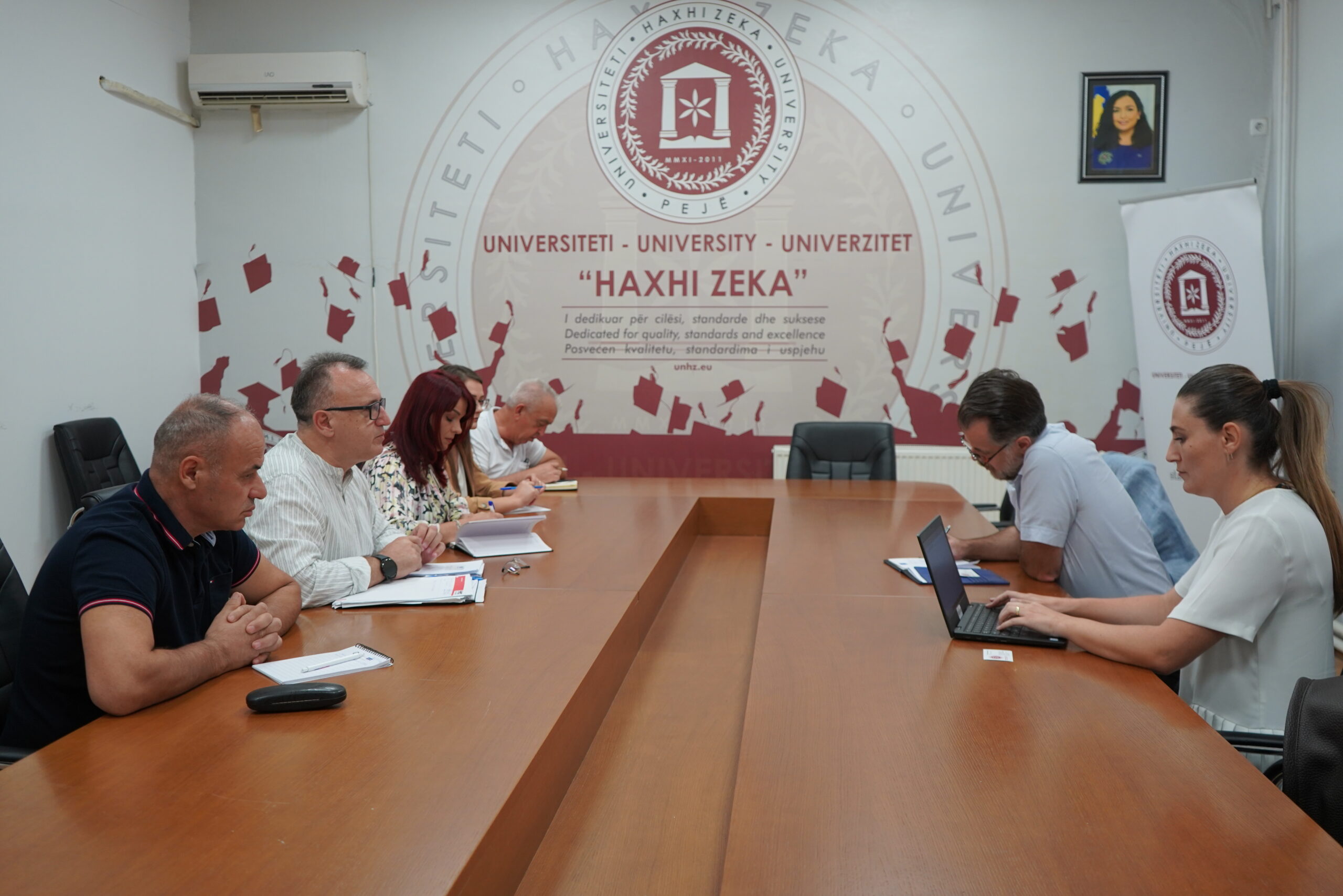 NJË DELEGACION NGA ZYRA E BASHKIMIT EUROPIAN NË KOSOVË VIZITON UNIVERSITETIN “HAXHI ZEKA”